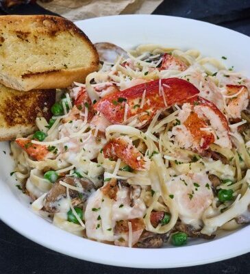 Creamy Lobster & Shrimp Carbonara